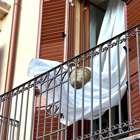 F Home Noto Bagian luar foto