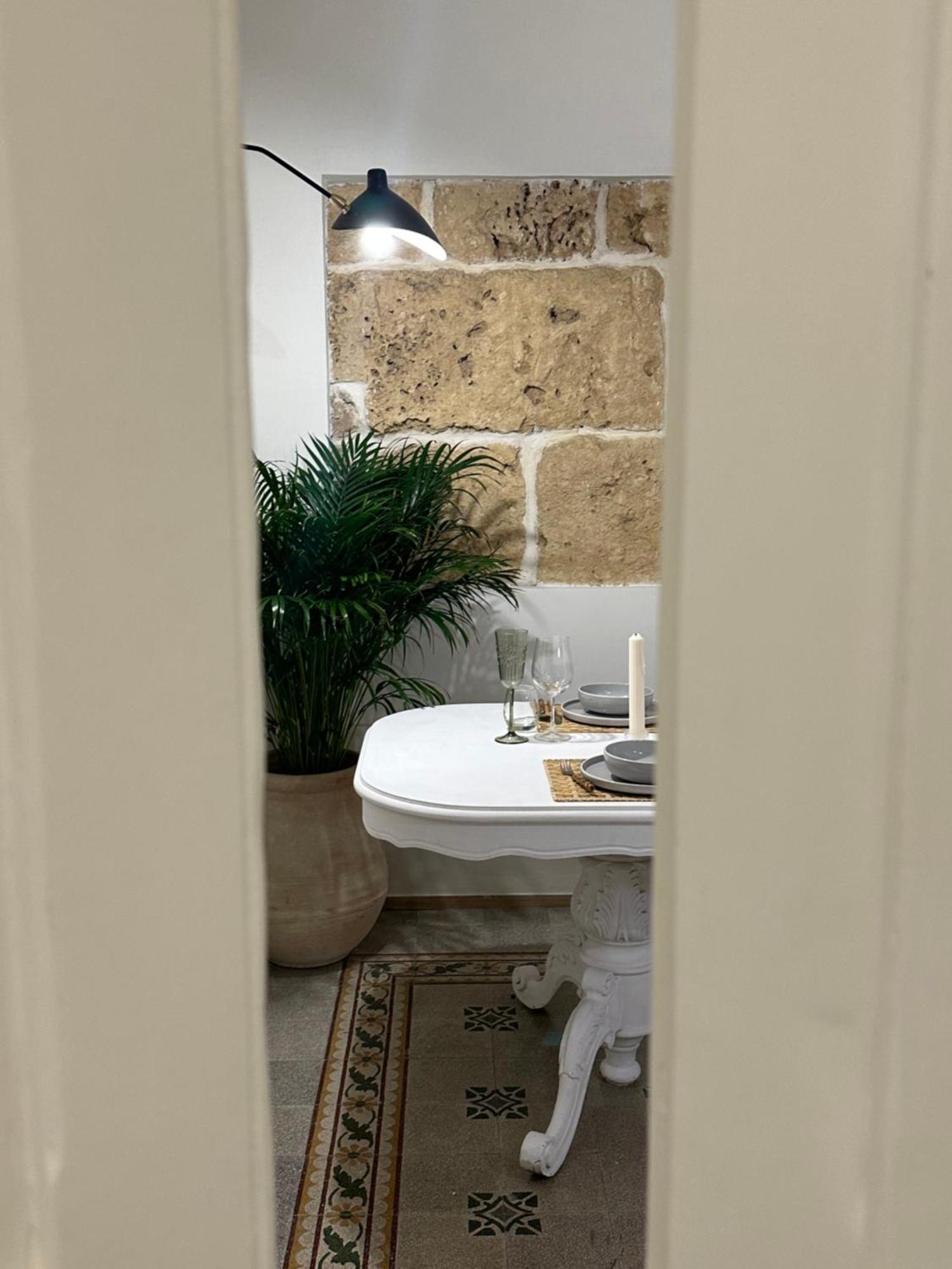 F Home Noto Bagian luar foto