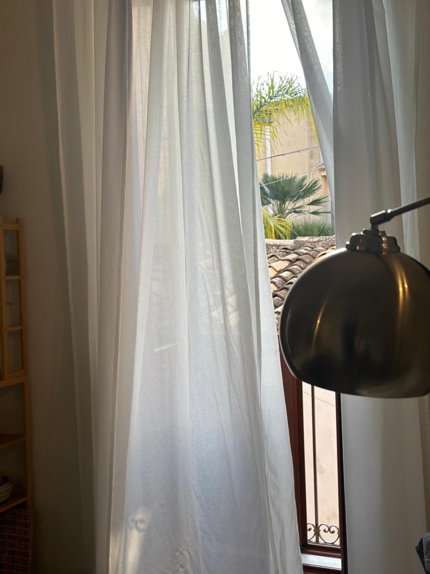 F Home Noto Bagian luar foto